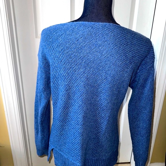 Eileen Fisher Women's Blue Boatneck Wool Blend Sweater Sz XS - Picture 2 of 8